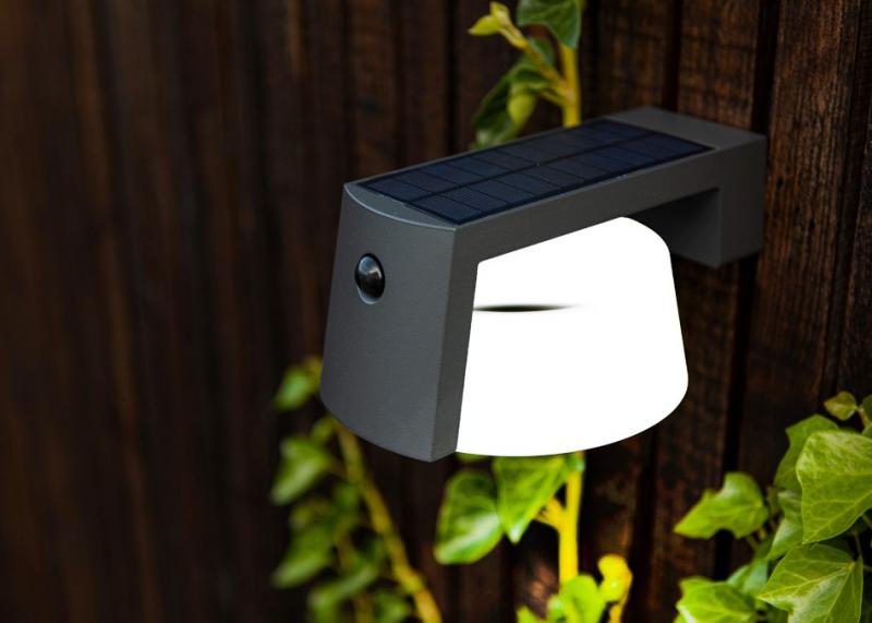 Lutec Solar Moon udendørslampe til væg m/solceller og sensor