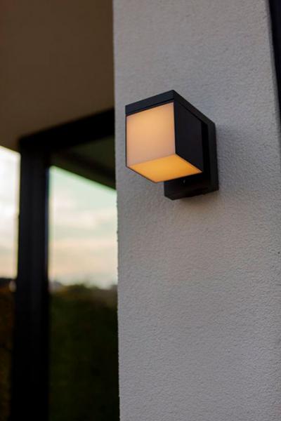 Lutec Solar Prima hybrid udendørslampe til væg m/PIR-sensor og solceller