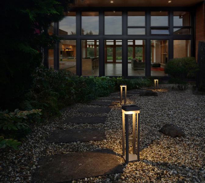 Lutec udendørslampe på spyd m/solceller